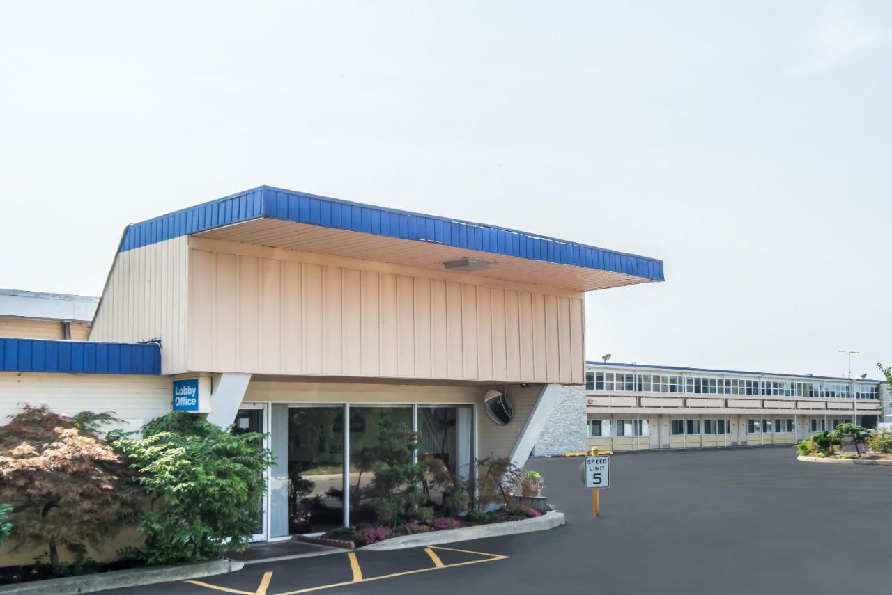 Hotel Days By Wyndham Long Island Hicksville