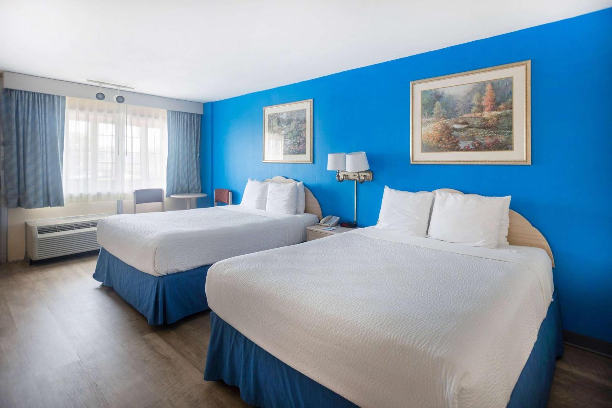 Days By Wyndham Long Island Hotel 2*