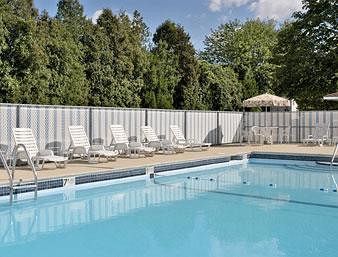 Days By Wyndham Long Island Hicksville