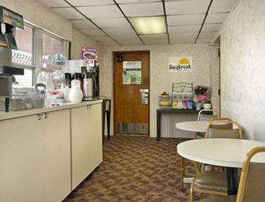 Hotel Days By Wyndham Long Island 2*